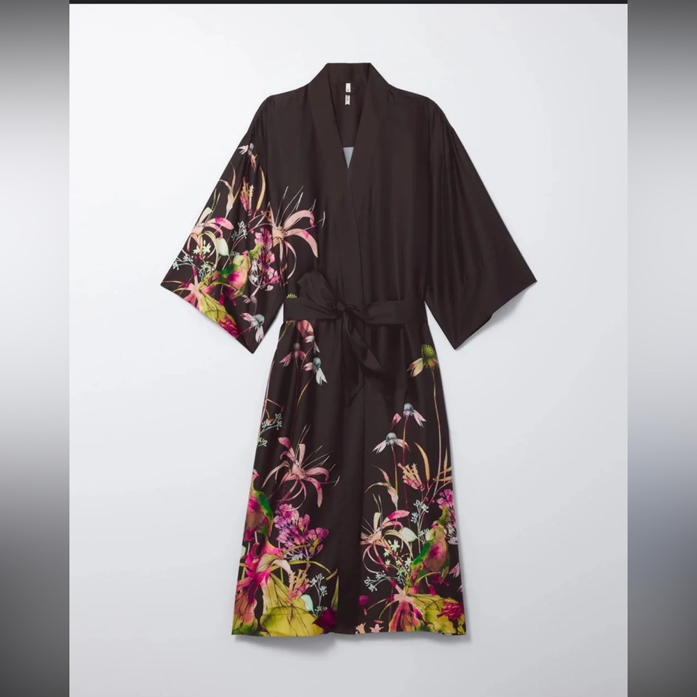 SOMA long satin kimono floral robe s/m black floral
